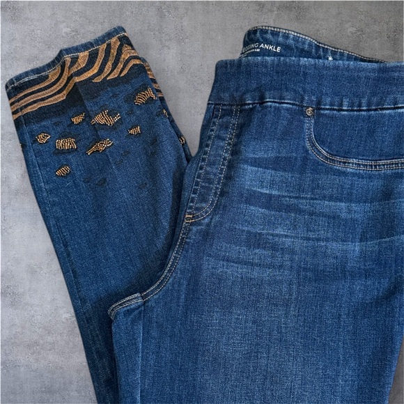 Chico's Embellished Pull On Ankle Jeggings - Picture 1 of 11